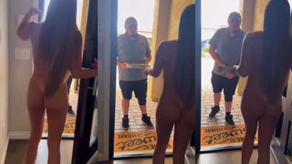 Skylar Mae / skylarmaexo Best pizza delivery in the history