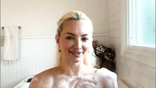 Lindsey Pelas naked bathtub live