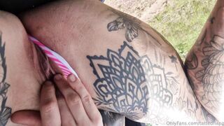 tattedflapz public fingering in vehicle