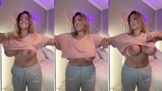 Tati Evans Dancing Tits