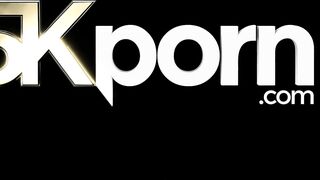 KATE BLOOM - DONT TELL MOM