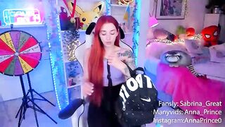 Sabrina_Great - Girl In Ripped Jeans Fucks Her Juicy Ass