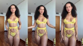 umshanny yellow bouncy ass