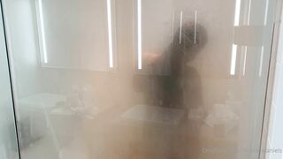 D.D OF - Steamy Shower Fingering