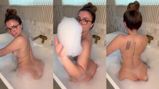 Lilith Cavaliere Nude Bathtub PPV