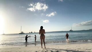 Jailyne Ojeda Beach Live