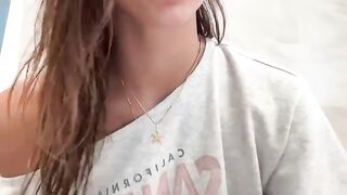 Arikytsya-getting this pretty little kitty so wet for you