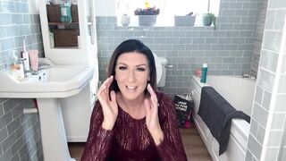 Hannah Cleans The Bathroom