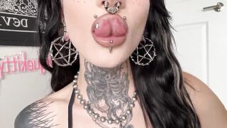 Morguekitty - tongue spit tease