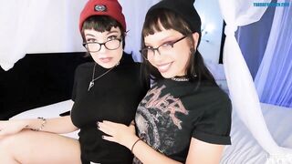 hot goth gf and big sis rwin little puck leilacherryxxx