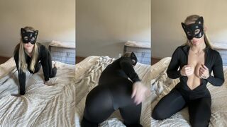 Maddi_Pann in a mask showing you how she rides dick