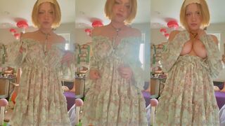 littleuwus strip tease