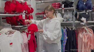 Anna Ralphs Went Shopping And Forgot Money