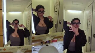 ika dauria pissing in flight onlyfans