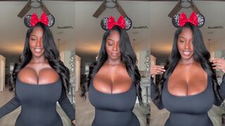 Ellietheempress I can go to Disneyland in this outfit